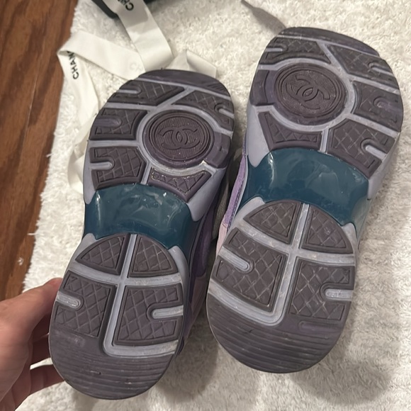 Beautiful sneakers sold!!!💯 - Picture 4 of 6